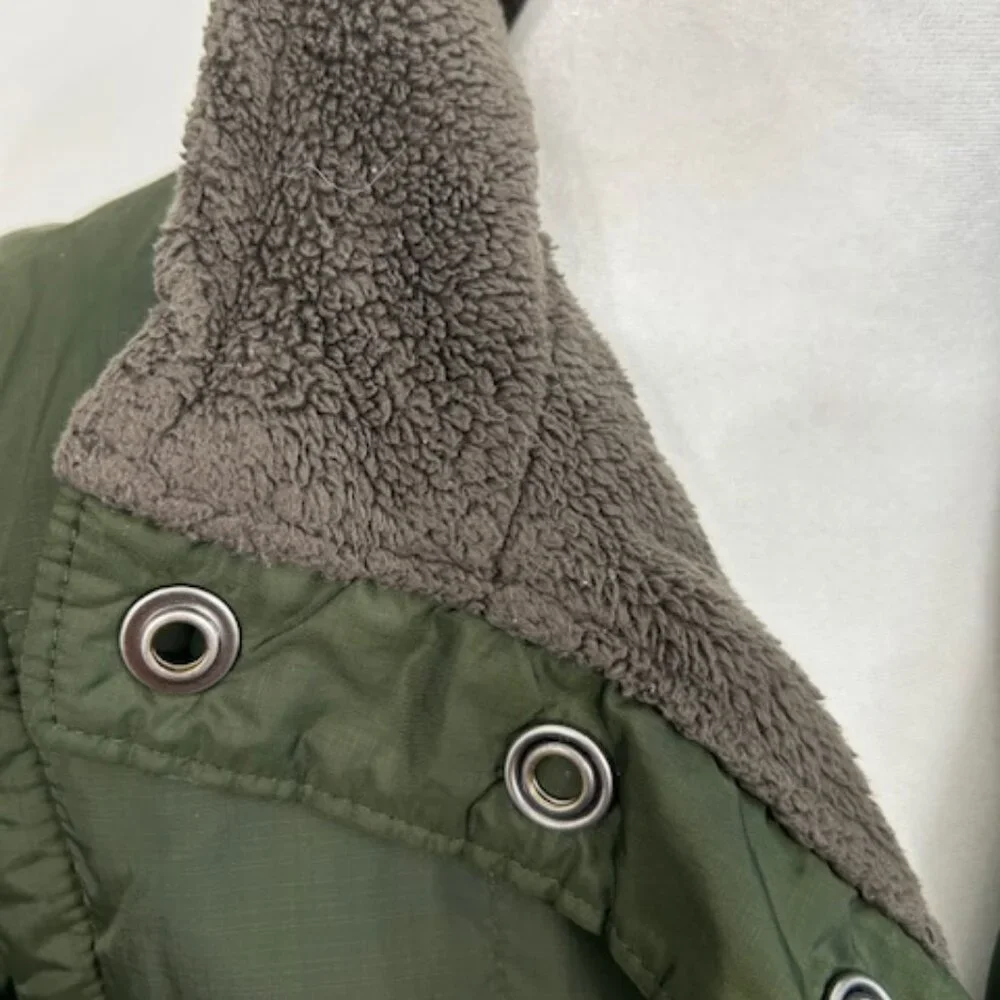 REI Women's Medium Vest Green with Fleece Lining EUC - Picture 3 of 9